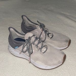 New Balance tennis shoes